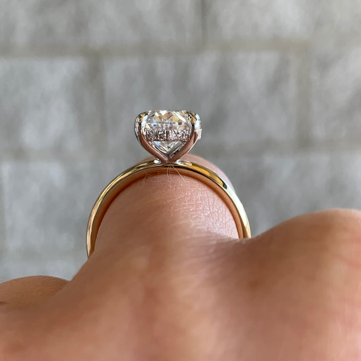 The Perfect Oval Solitaire