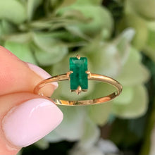 Load image into Gallery viewer, Emerald Petite Ring
