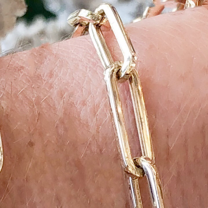 Thin Gold Paperclip Bracelet